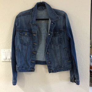 Gap 1969 jean jacket size L EUC